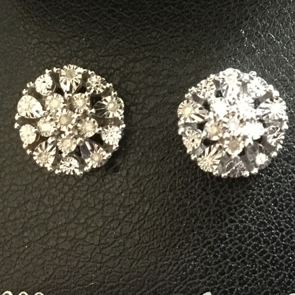NIB Diamond Sterling Silver Stud Earrings - Picture 3 of 3